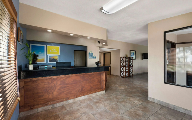 Days Inn by Wyndham Newton