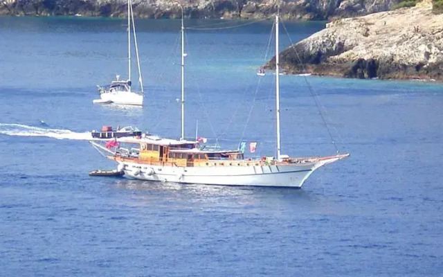 Isole Tremiti, Caicco Freedom