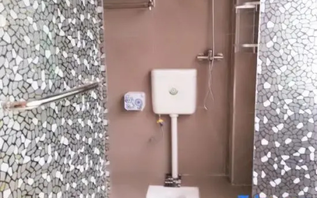 Yujian Apartment (Nanning Fuxing Food Street Dongfang Plaza)