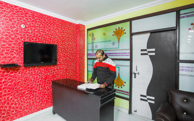SPOT ON Hotel Harry's 1 Near Select Citywalk Mall