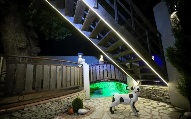 Garden Hotel