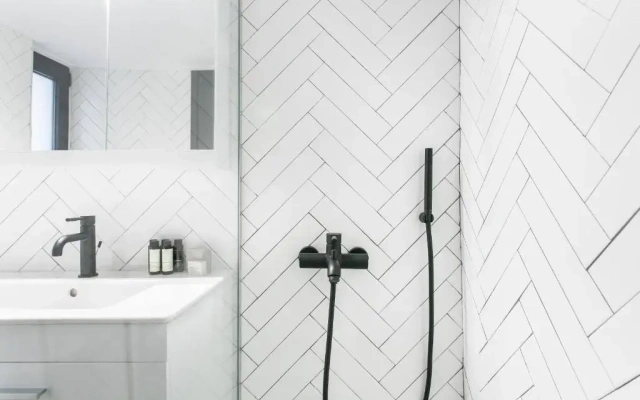 Black & White Studio close to Lycabettus Hill by UPSTREET
