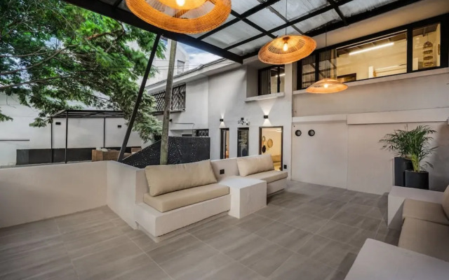 Luxurious 5BR House in Provenza Perfect for Groups