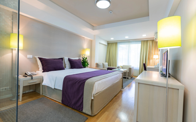 Hotel M