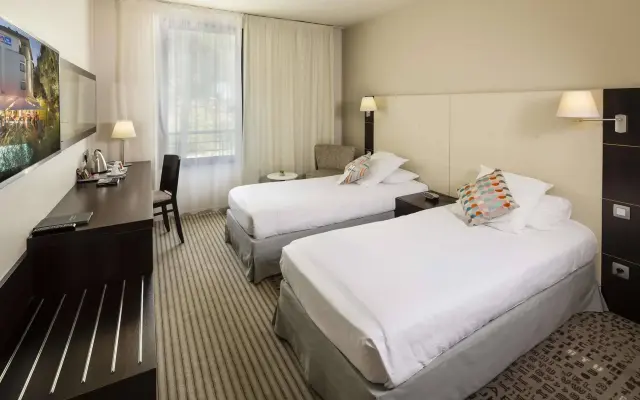 Mercure Aix-en-Provence La Duranne Gare TGV