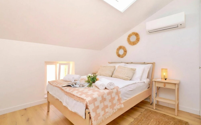 Charming Island Villa Alba