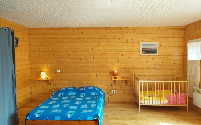 Semi-detached house with sea views, Cléder