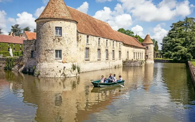 Château de Villiers-le-Mahieu, Les Maisons de Campagne