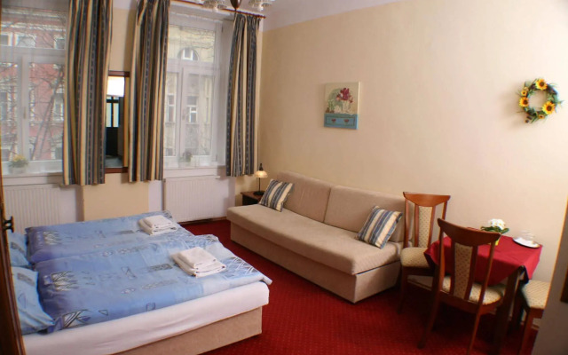 Hotel Aaron