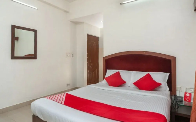 Oyo 8410 Rajeswari Tower