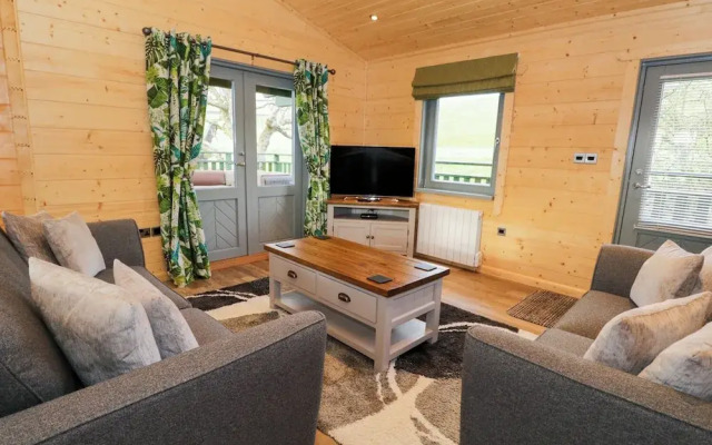 Oak Lodge
