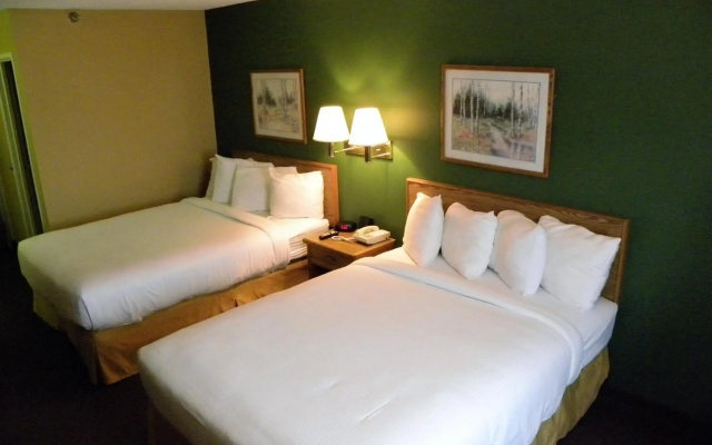 New Victorian Inn and Suites