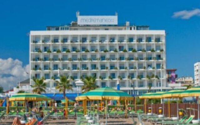 Hotel Mediterraneo Риччоне вид на фасад