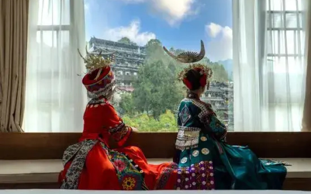 Wangcun Caotang Inn (Furong Town Waterfall)