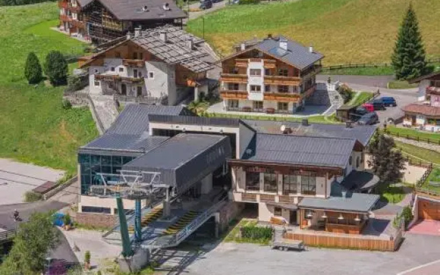 Apartments Edera