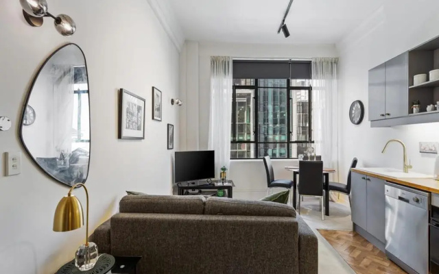 Cosy & Comfy studio on Queen St. by Zodiak Stays