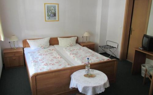 Hotel Pension Am Kurzentrum