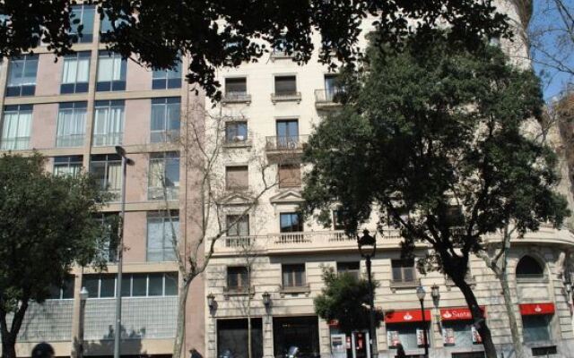 Отель Sweet BCN Traveller House вид на фасад