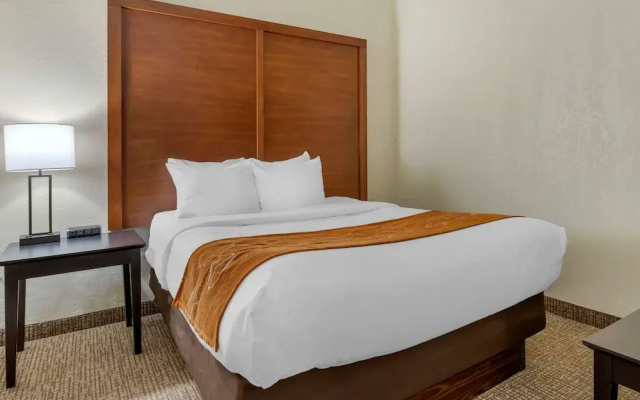 Comfort Suites