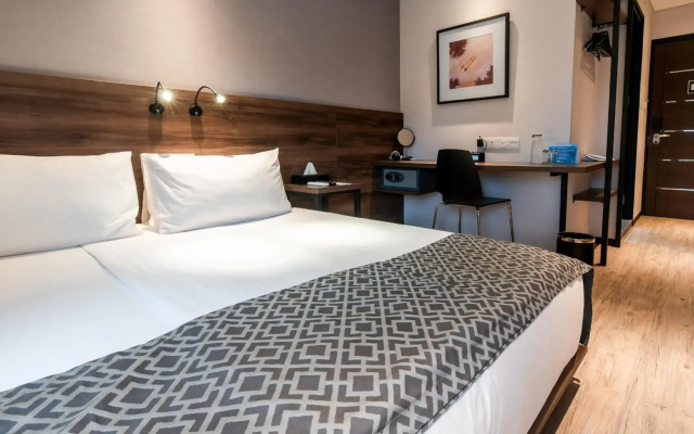 Meridian Adventure Marina Club & Resort