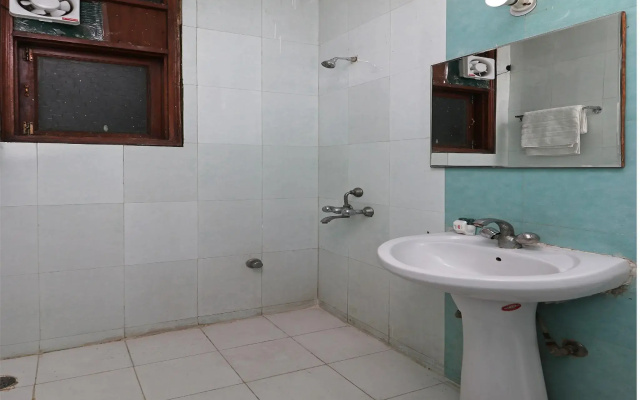 OYO 10662 Hotel Town Noida