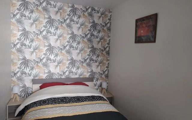 Appartement restauré à 50 m de la plage