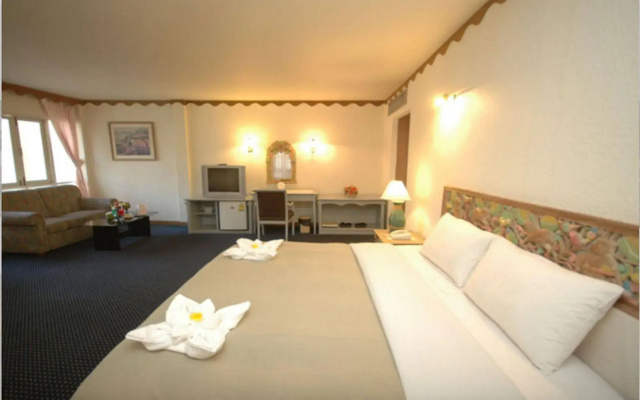 Lopburi Inn Resort