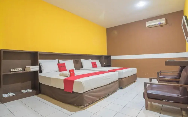 RedDoorz near Alun Alun Subang