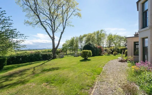 Stunning Farmhouse - Sleeps 8