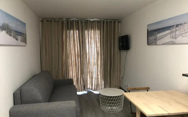 Studio à 50 m de la mer avec parking privatif