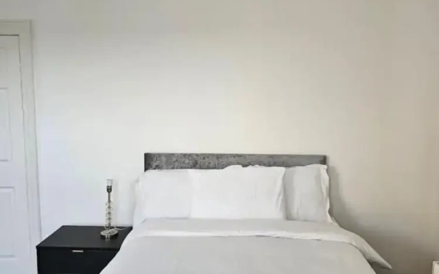 The Richmond Park Apartment