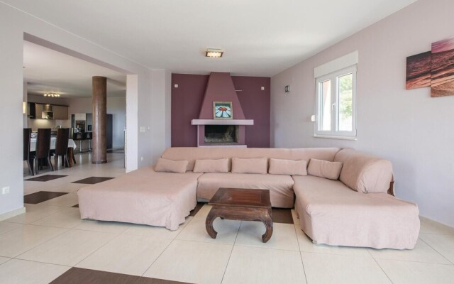 Awesome Home in Solin With Sauna, Wifi and 5 Bedrooms