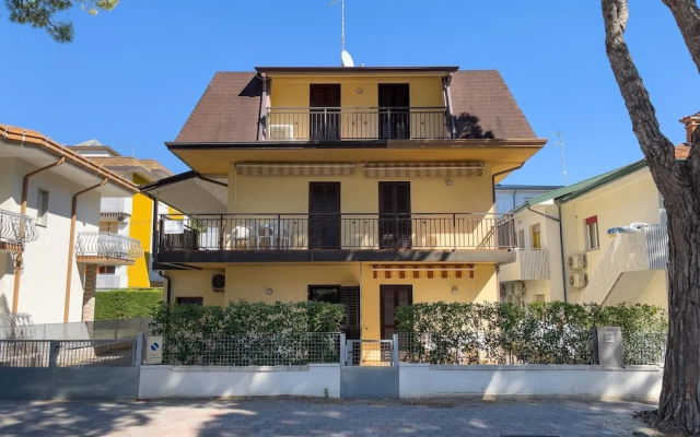 Apartment With Parking Near Center