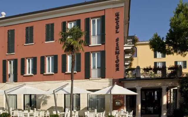 Hotel Sirmione вид на фасад