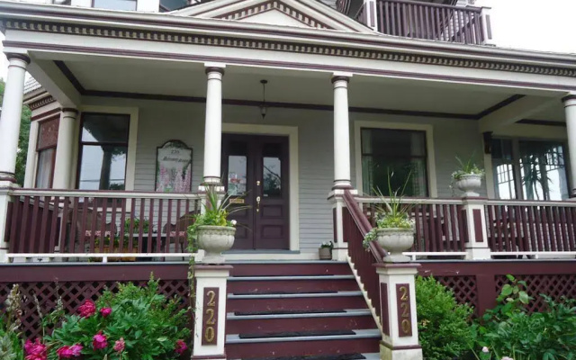 Mahogany Manor Bed & Breakfast