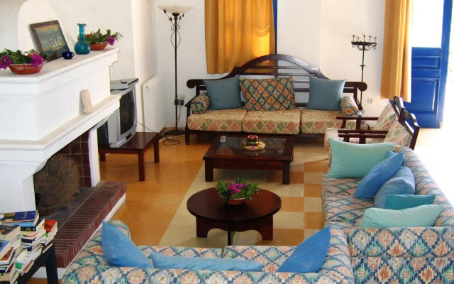 Lefkes Village