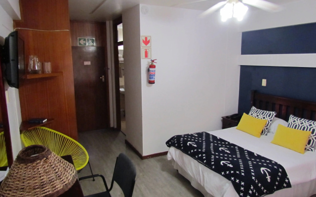 Hoedjiesbaai Hotel