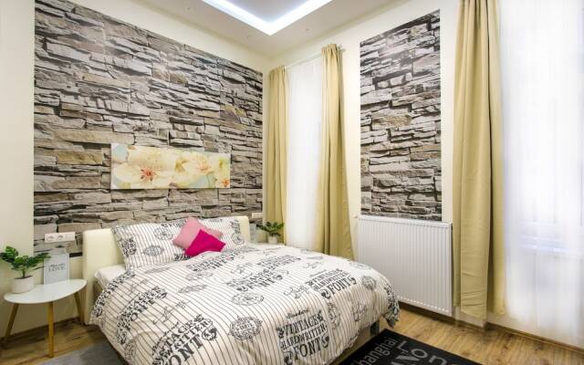 Апартаменты Andrássy Apartment Downtown комната для гостей