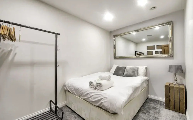 St Stephen Street Apartment