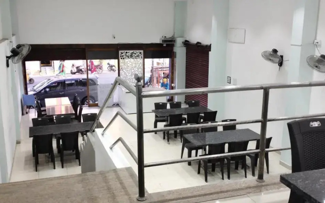 Naveed Residency