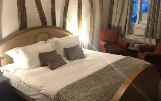 The Greyhound Inn