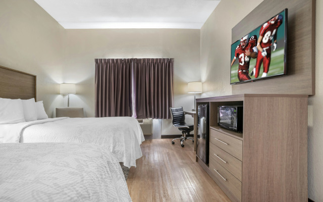 Red Roof Inn PLUS+ & Suites Vicksburg
