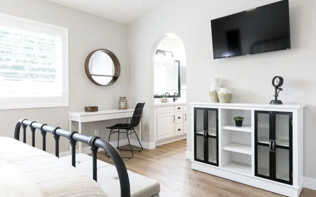 Gilbert Harwell 4 Bedroom Home by RedAwning