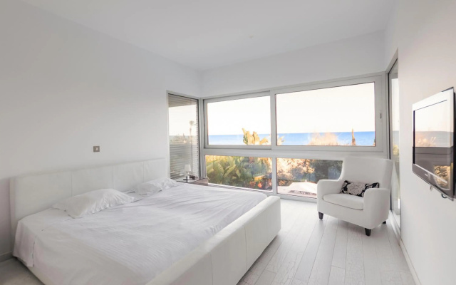 Katerina House