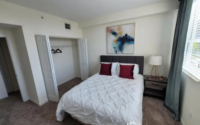 2br2bd, Downtown, Cal King