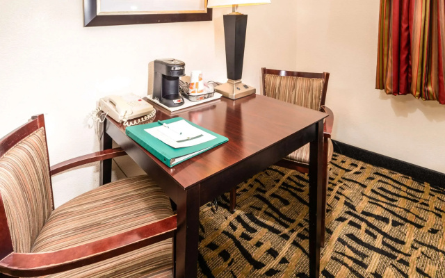 Quality Inn & Suites Danville East