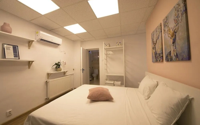 Unirii Center Apartments by Olala Homes