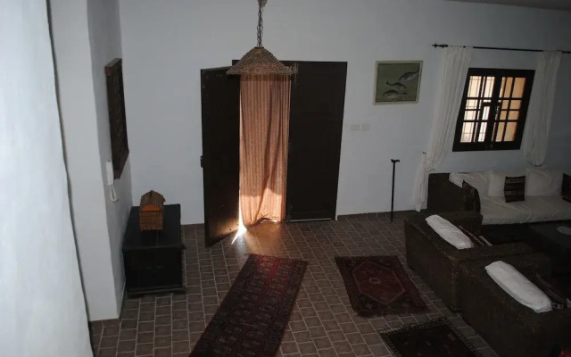 Dar Arous