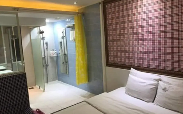 Yd 27 Hotel