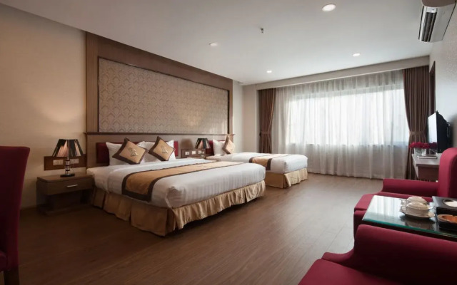 Royal Palace Hotel